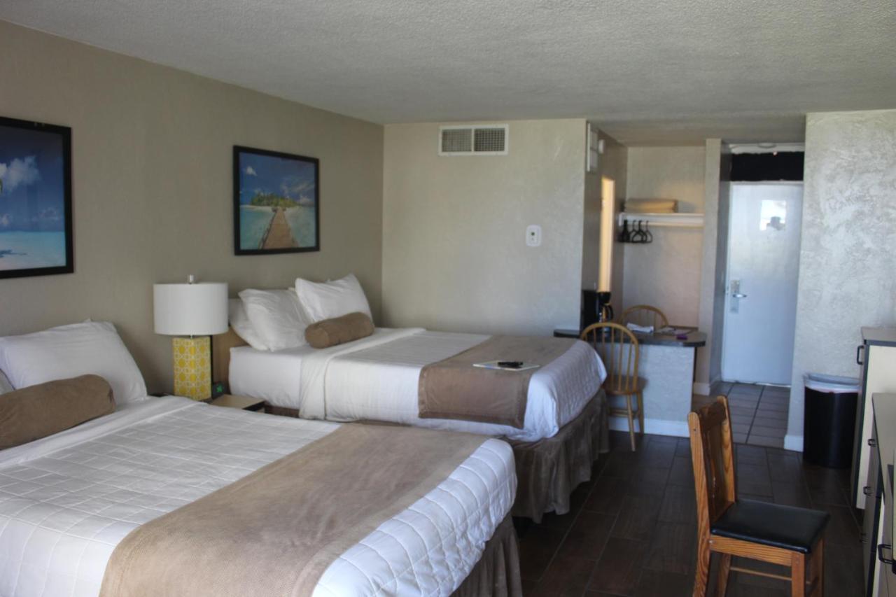 Deluxe Double Room Pool View