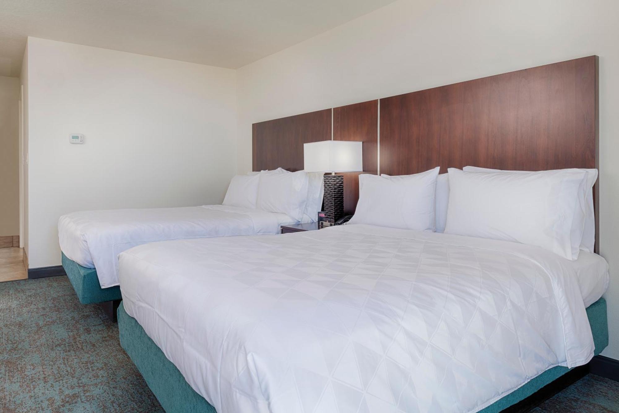 Standard Room with Two Queen Beds,1439166316:JPEG