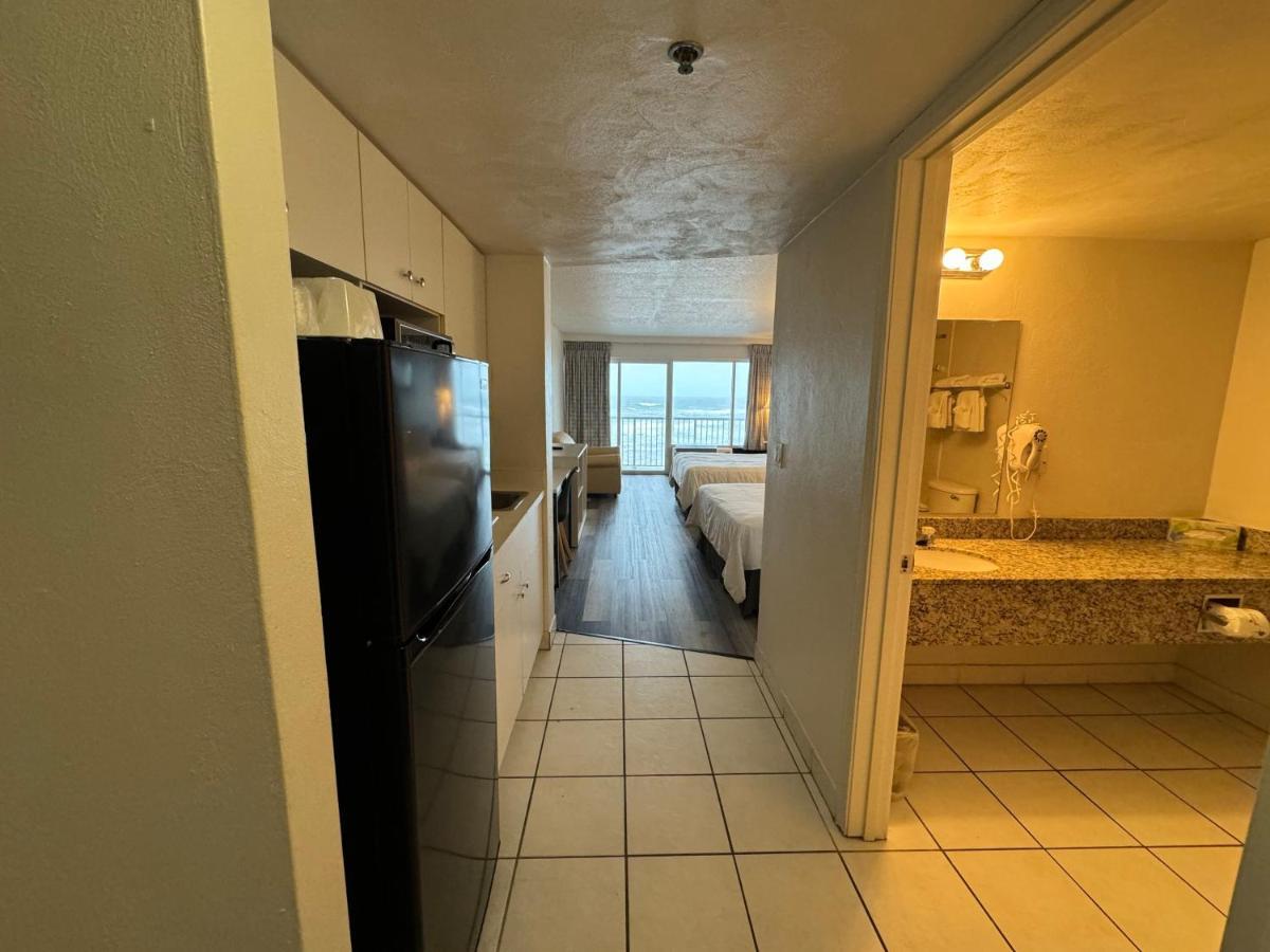 Deluxe Queen Room Oceanfront