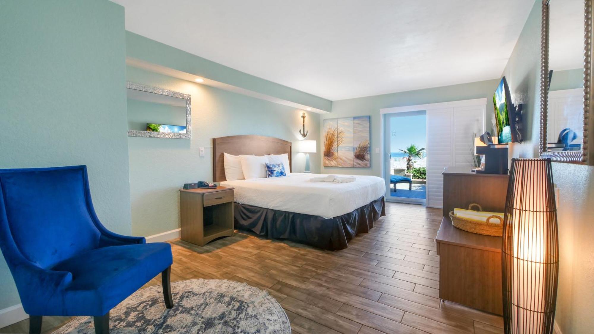 King Room Oceanfront Balcony
