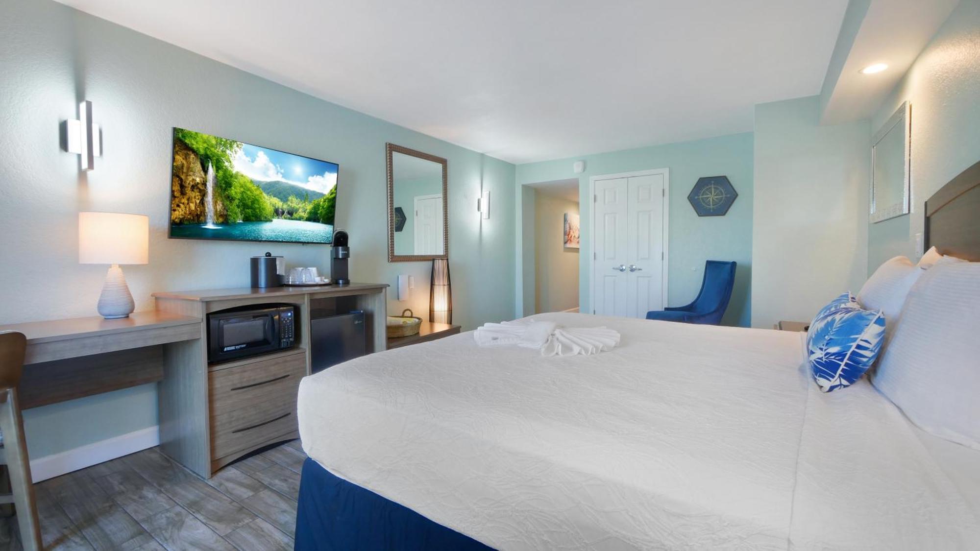 King Room Oceanfront Balcony