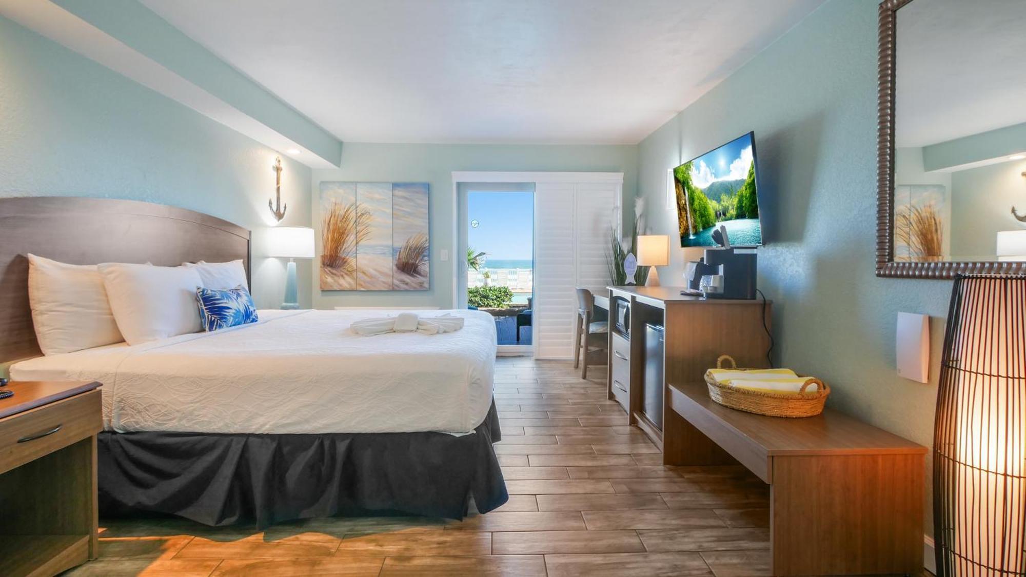 King Room Oceanfront Balcony