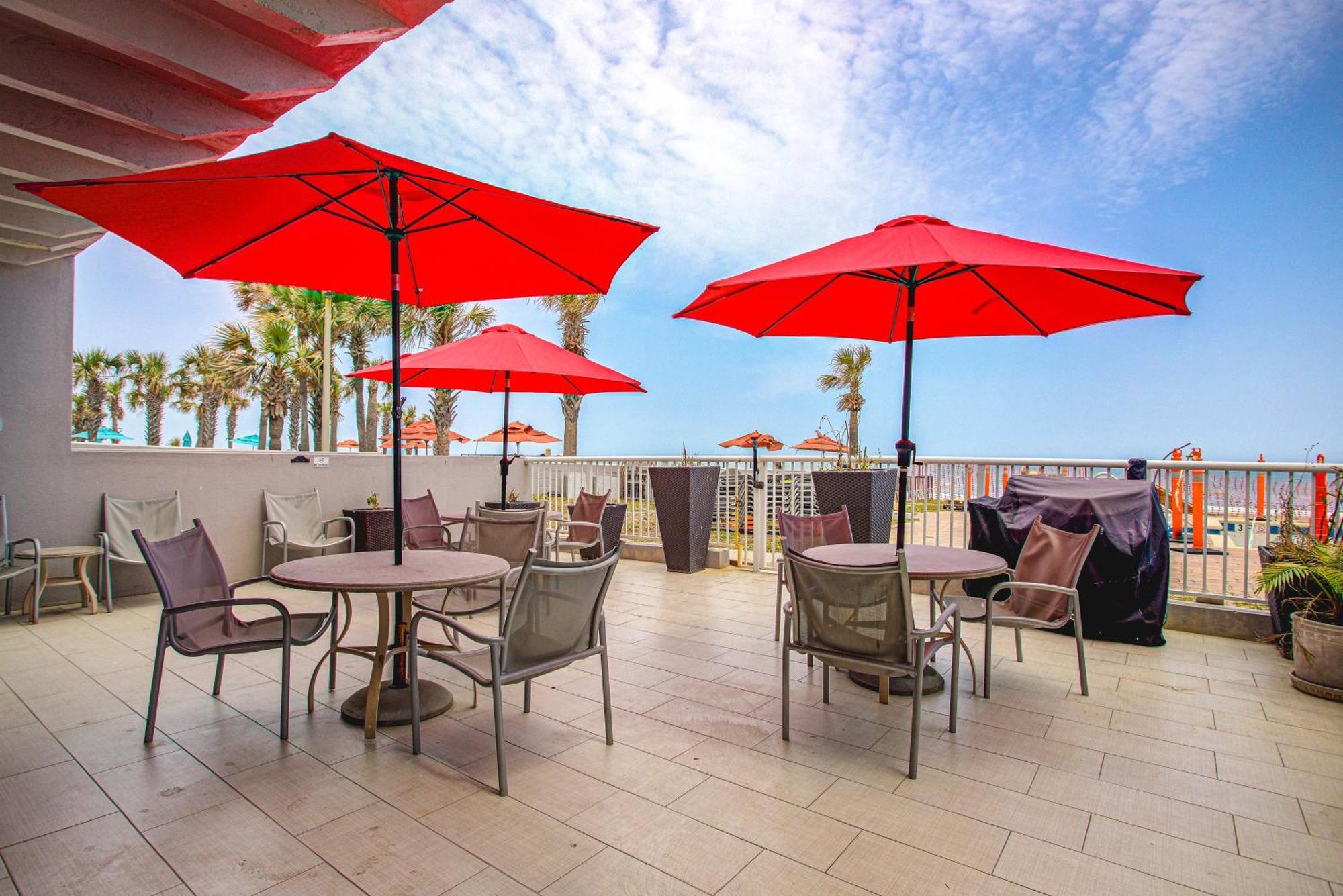 Deluxe King Room Patio Sea View