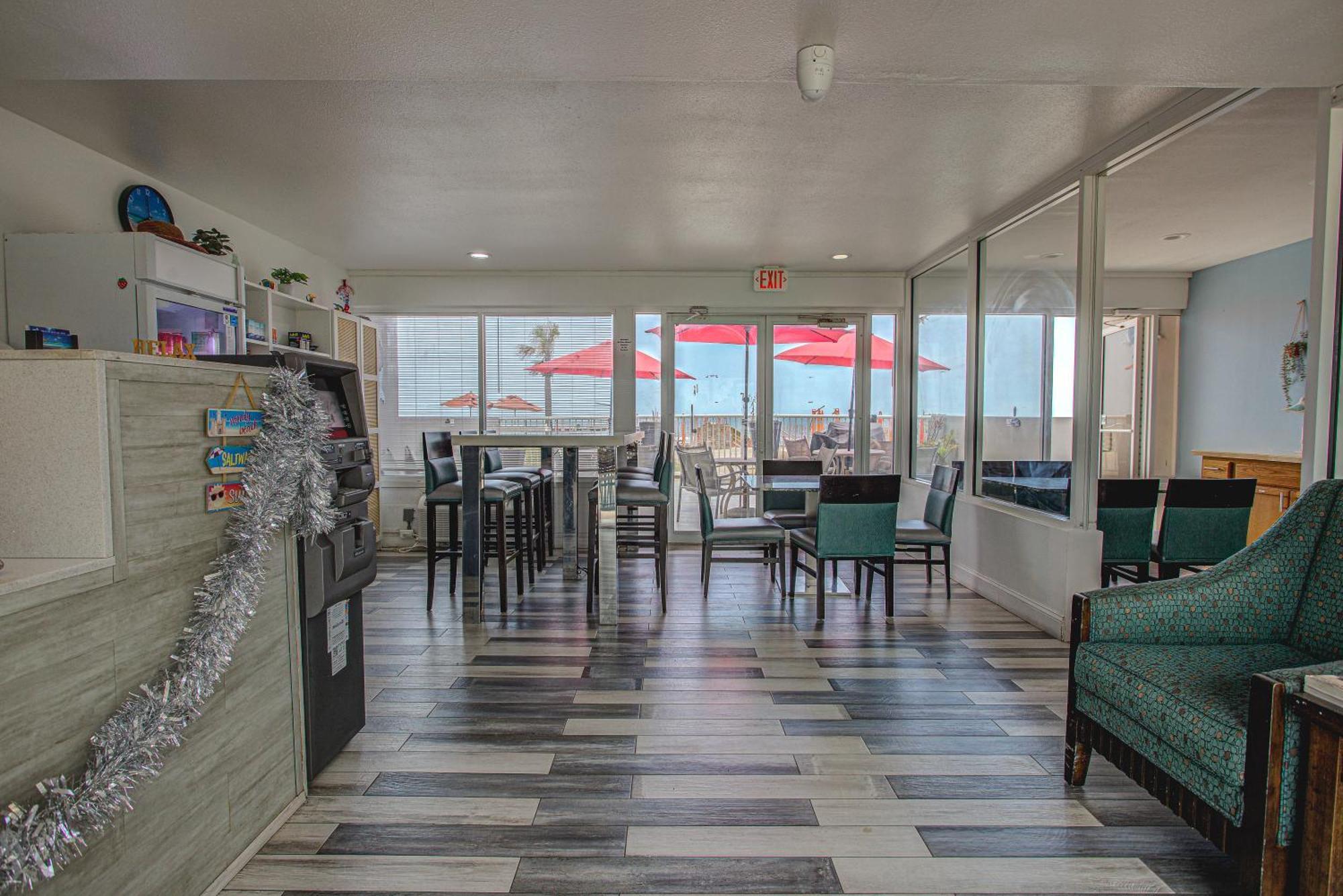 Deluxe King Room Patio Sea View