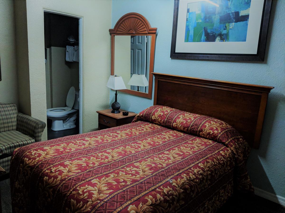 Standard Single Room Smoking