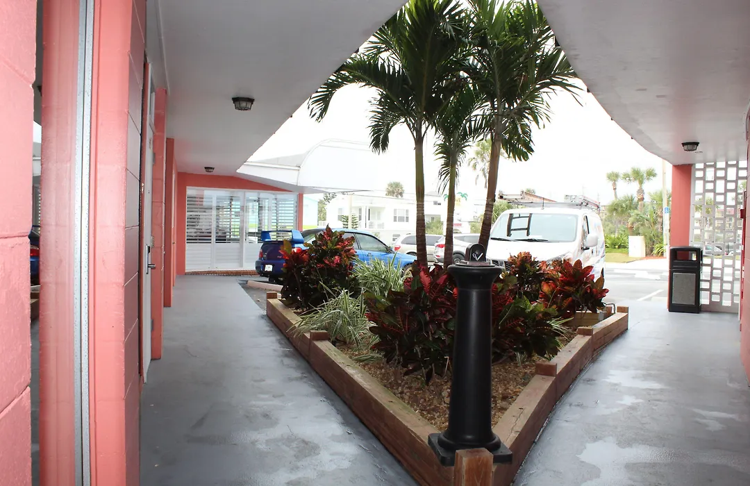 Cove Motel Oceanfront-1