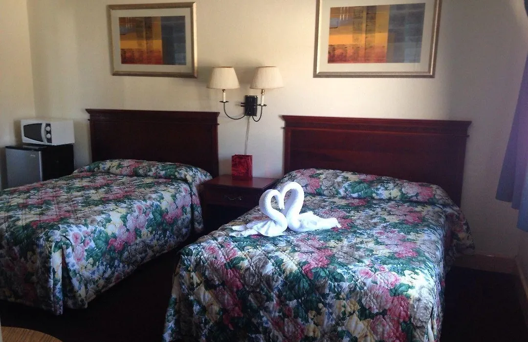 Relax Inn-1